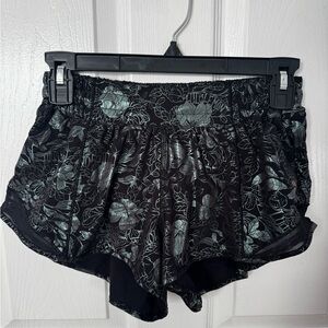 Lululemon Hotty Hot short 2.5”